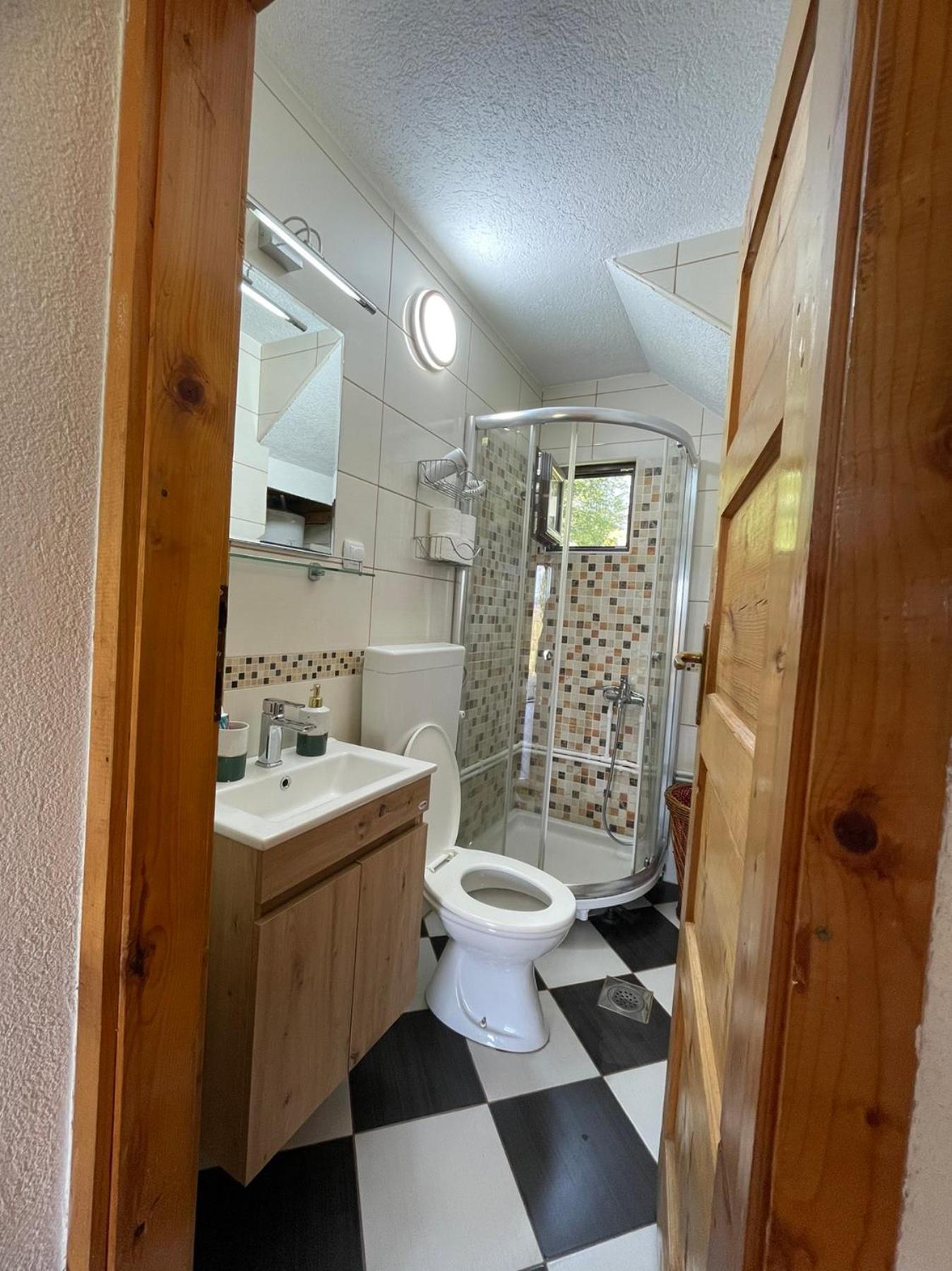 זבליאק Eco Village Highlander מראה חיצוני תמונה